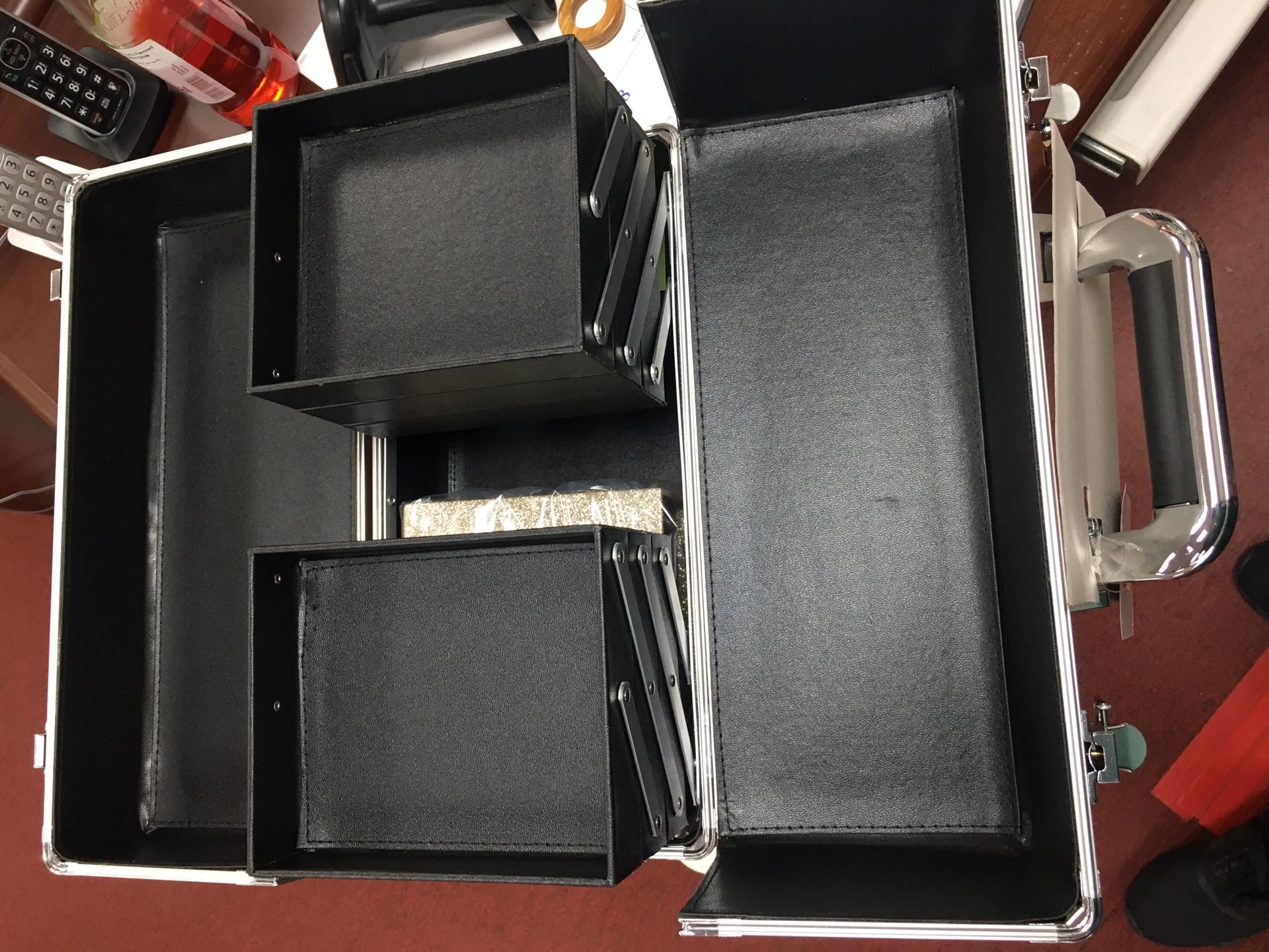 Makeup case silver and black color
