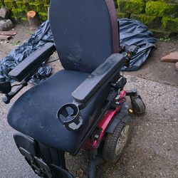 2020 Pride Mobility Quantum Q6 Edge 3 with iLevel Rehab Power Chair