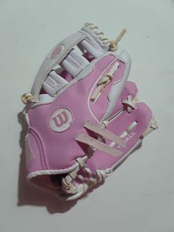 Girls kids catching glove T-ball $20.00 cash only ( Serious Buyers Only)
