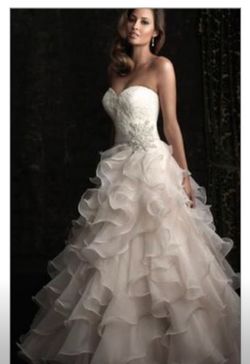 Wedding dress allure 8955