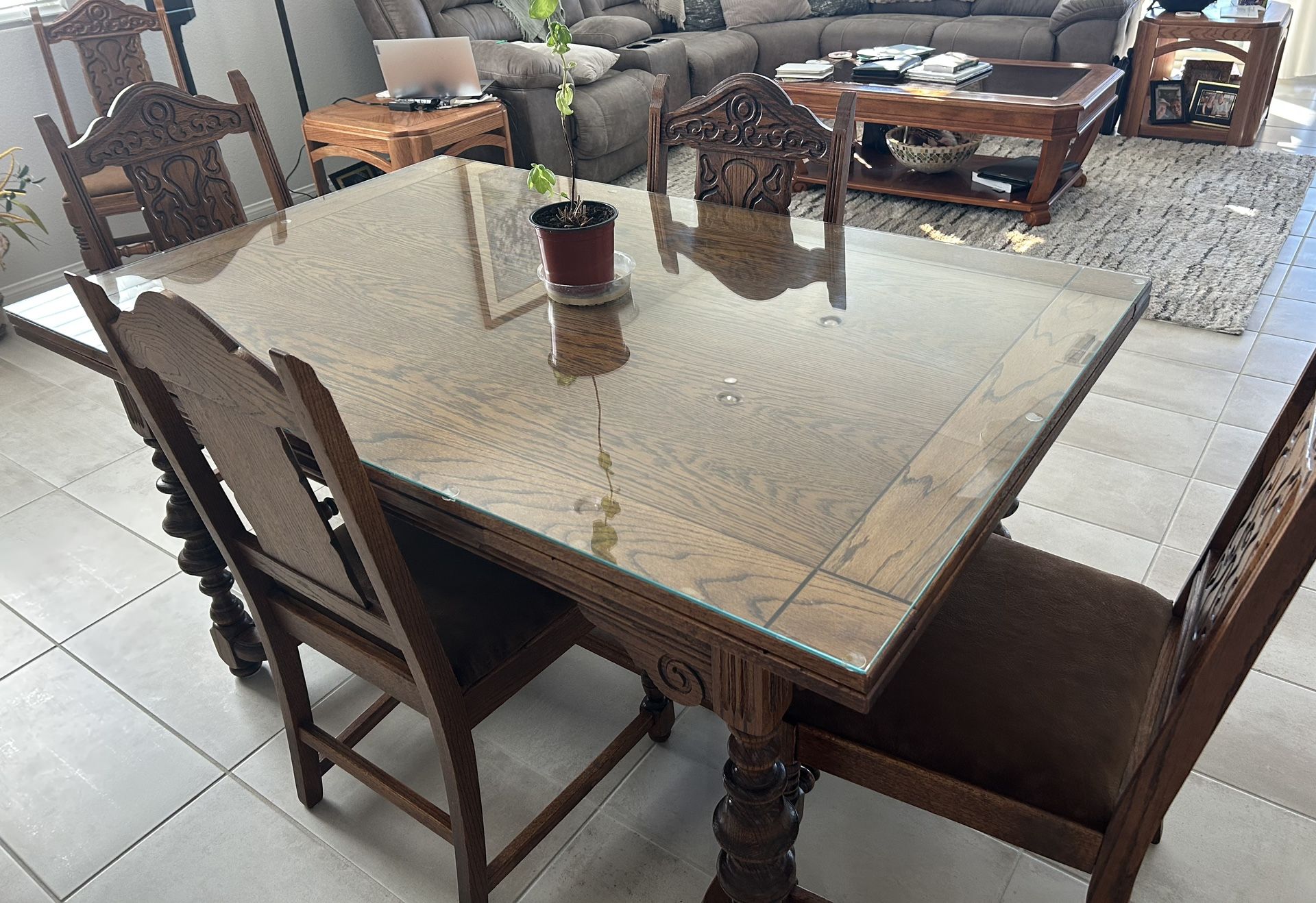 Dining Table With Expandable Leaves W/ 6 Chairs 