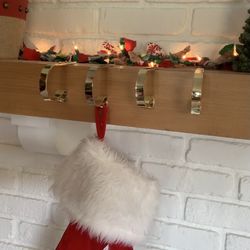 4 Stocking Hangers For Mantle, my mantle is too thick , but they do stretch