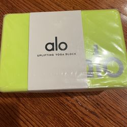 Alo Uplifting Yoga Block