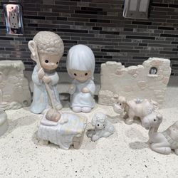 Precious Moments nativity scene Large Size 9’