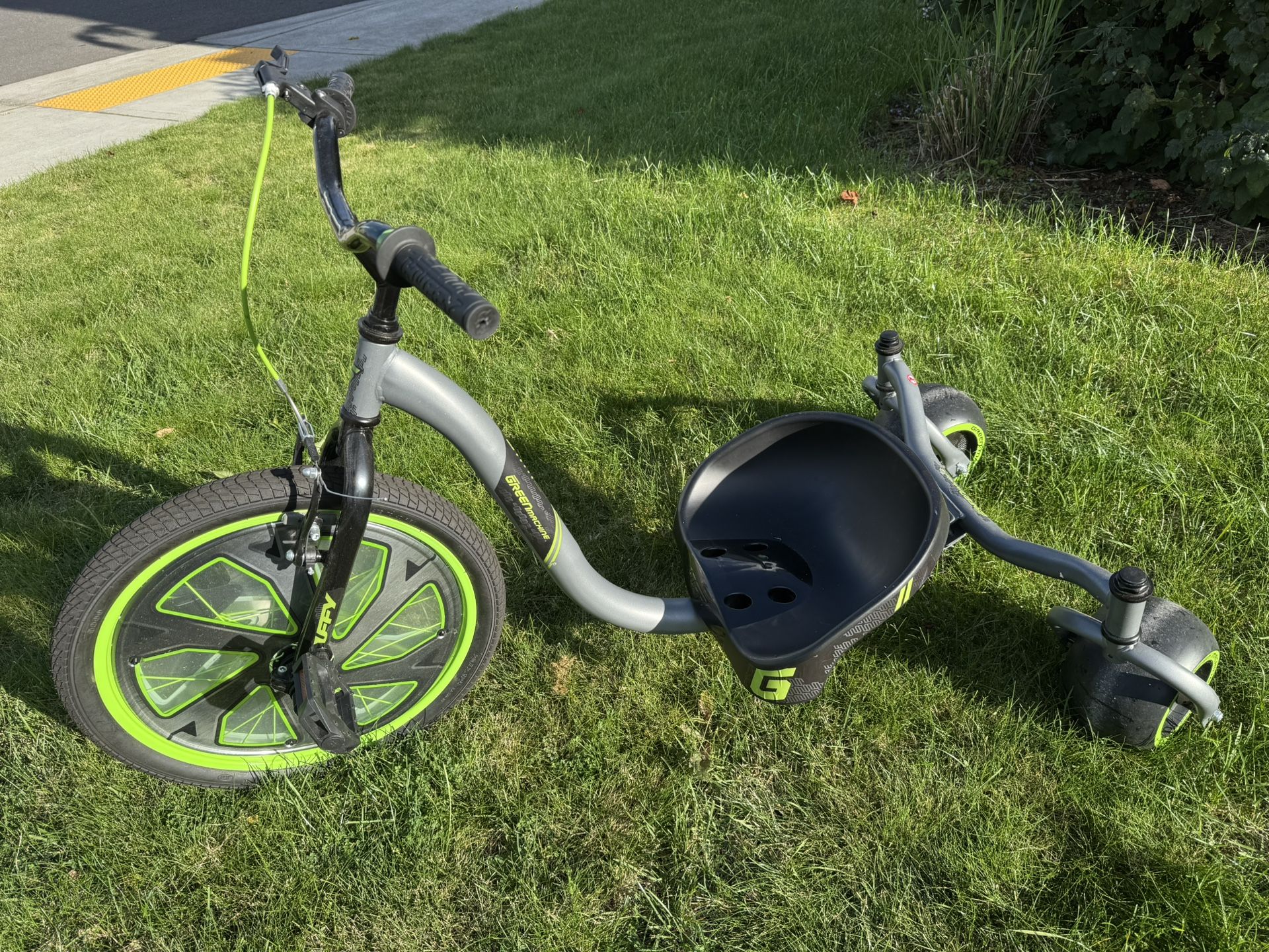 Huffy Green Machine Tricycle 65$