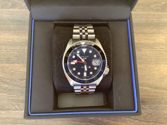 Seiko five GMT blue black dial