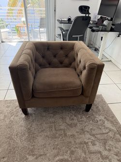 Brown Tufted Barrel Lounge Chair – Dark Wood Legs