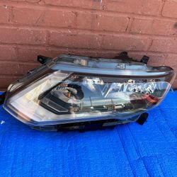 2017 - 2019 Nissan Rogue Headlight LH OEM