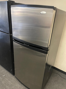 Whirlpool Stainless Top Mount Refrigerator, Clean Interior