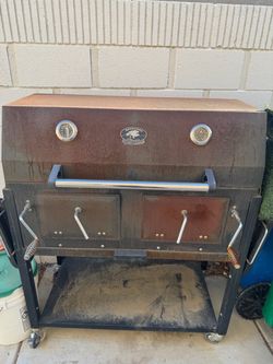 Backyard Classic Professional Charcoal Grill
