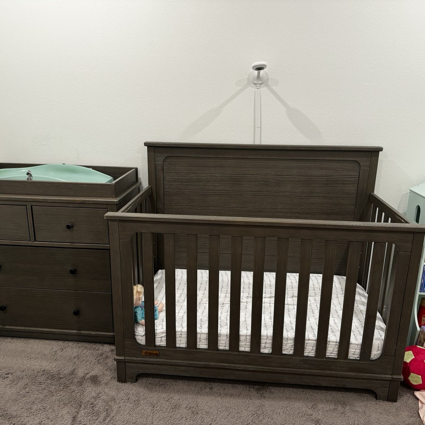 Simmons Nursery Bedroom Set