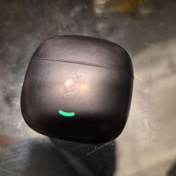 Blue tooth  ear phone  buds with charger case