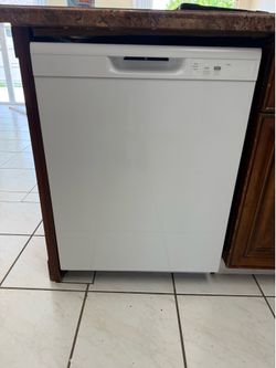 GE White Dishwasher – Great Condition