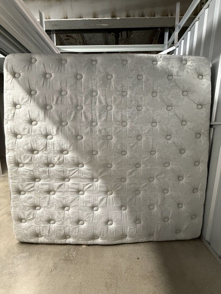 King Beautyrest Firm Pillowtop- Very Nice