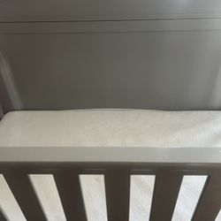 Baby Crib-Good Condition 