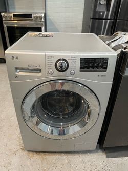 Lavadora y secadora LG  todo en uno 24”
