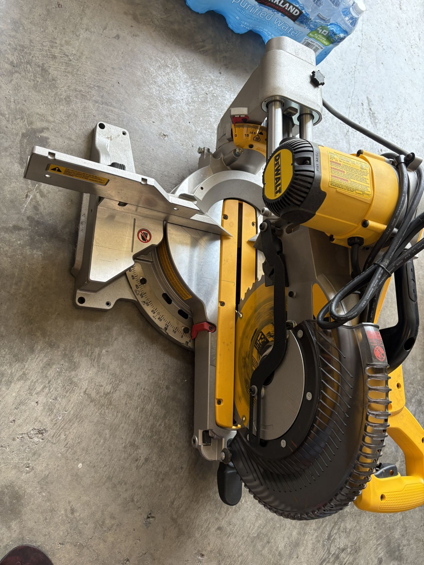Dewalt Compound Miter Saw