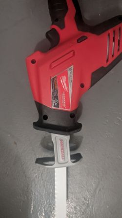 Milwaukee M18 hackzall w/blades
