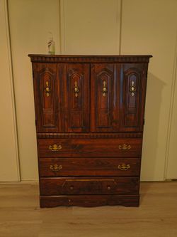 Armoire Chest
