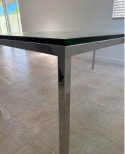 FREE Modern Table