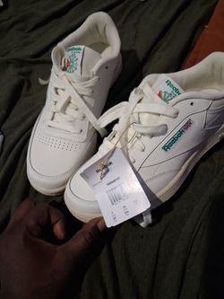 Brand new lady's reeboks