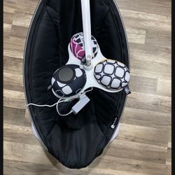 MamaRoo Baby Swing