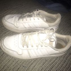 Nice Adidas leather tennis shoes Size 8 1/2only $30