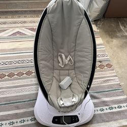 Mamaroo Baby swing