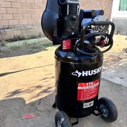 Husky
30 Gal. 175 PSI Oil Lubed Belt Drive Portable Vertical Electric Air Compressor