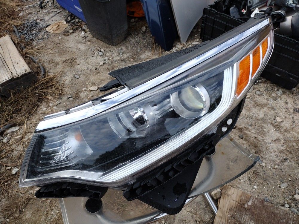 2016 To 2018 Kia Optima Driver Side Headlight OEM Part