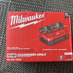 Milwaukee M18 Dual Bay Simultaneous Rapid Charger 48-59-1802