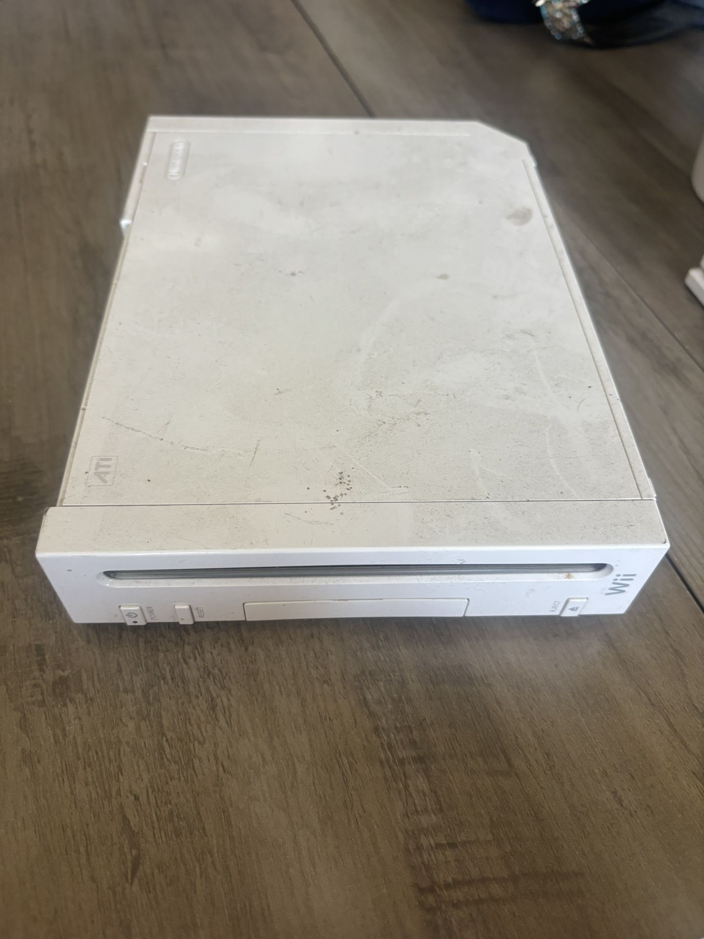 Wii Including Controllers