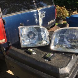 01-04 Toyota Tundra or sequoia custom HID RETRO FIT HEADLIGHTS!!!