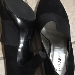 Anne Klein 8.5 Black Heels Velvet?  Iflex  Excellent Condition 