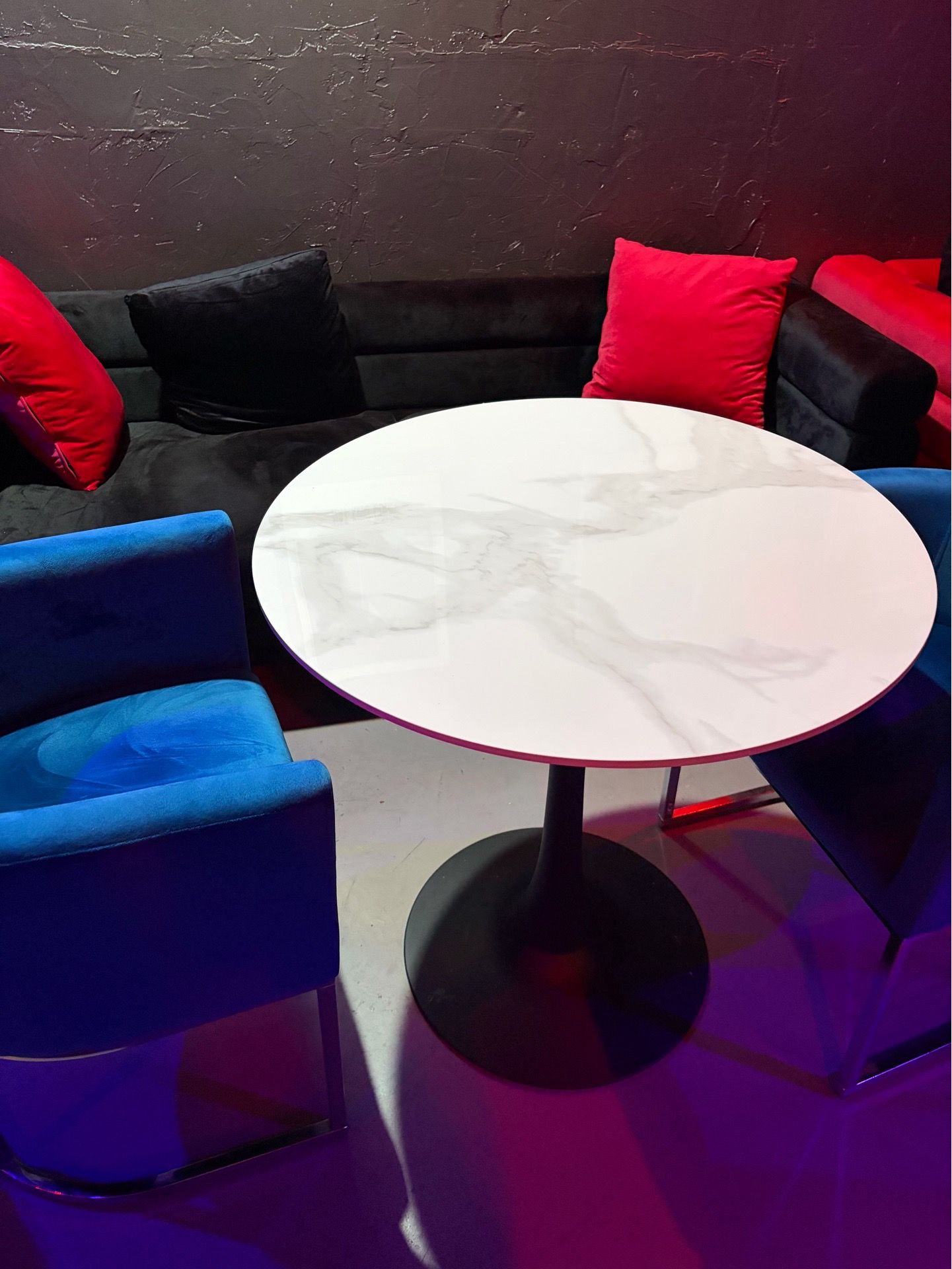 Dining cocktail table round white marble