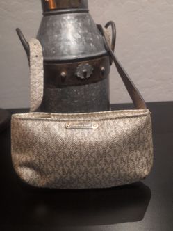 Michael kors brand new "money belt". With tags still on.