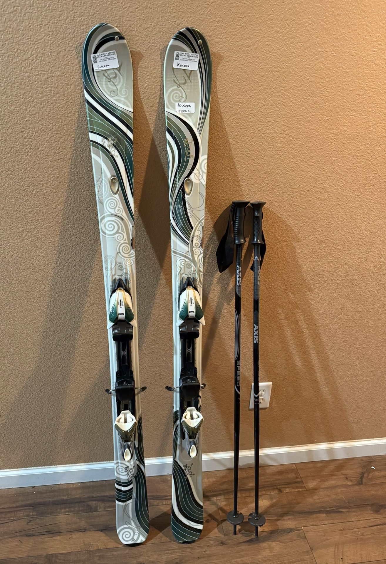 K2 Tough Luv Women’s Snow Skies 156cm w/ Ski Poles