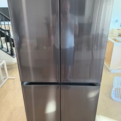 Samsung Complete Matching Appliance Set In Black Stainless 