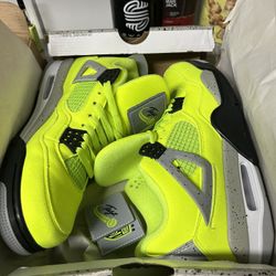 Air Jordan 4 Retro Tagz Tennis Ball Custom Edition 
