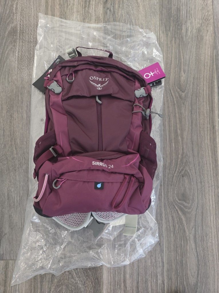 New Osprey Sirrus 24 L Women's Hiking Backpack Rain Cover Included  Hydration Bladder Purple