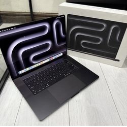 14” MacBook Pro – Apple M5, 24GB RAM, 1TB SSD