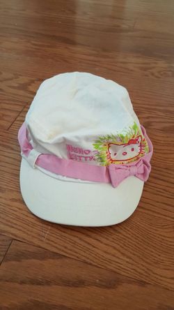 Girls hello kitty hat size 4 and up