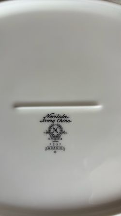 Noritake Ivory China Adagio Serving Piece
