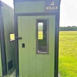 Handmade Deluxe Deer Blind