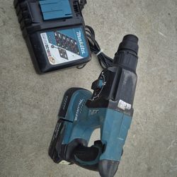 18 Volts Makita Cheap And Hammer Drill For Sale Works Strong Battery And Charger Include 