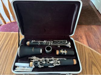 Student clarinet- like new