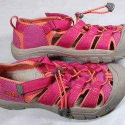 KEEN  Pink Coral Waterproof Hiking Sandals Shoes Size US 4 Big Kids Girl's Children's 