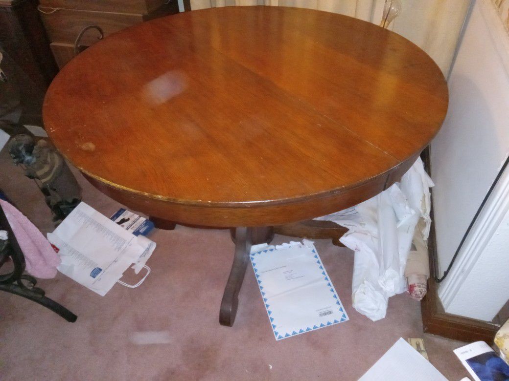 Round Wood Table (Vintage)