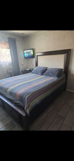 Bedroom set