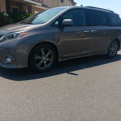 2015 Toyota Sienna